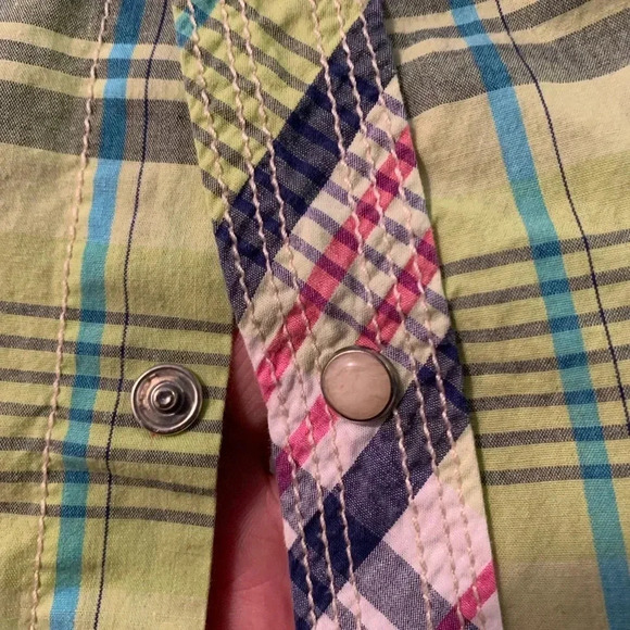 True Religion women’s button down(snaps) long sleeve plaid shirt, 100% cotton 2X - Picture 6 of 10